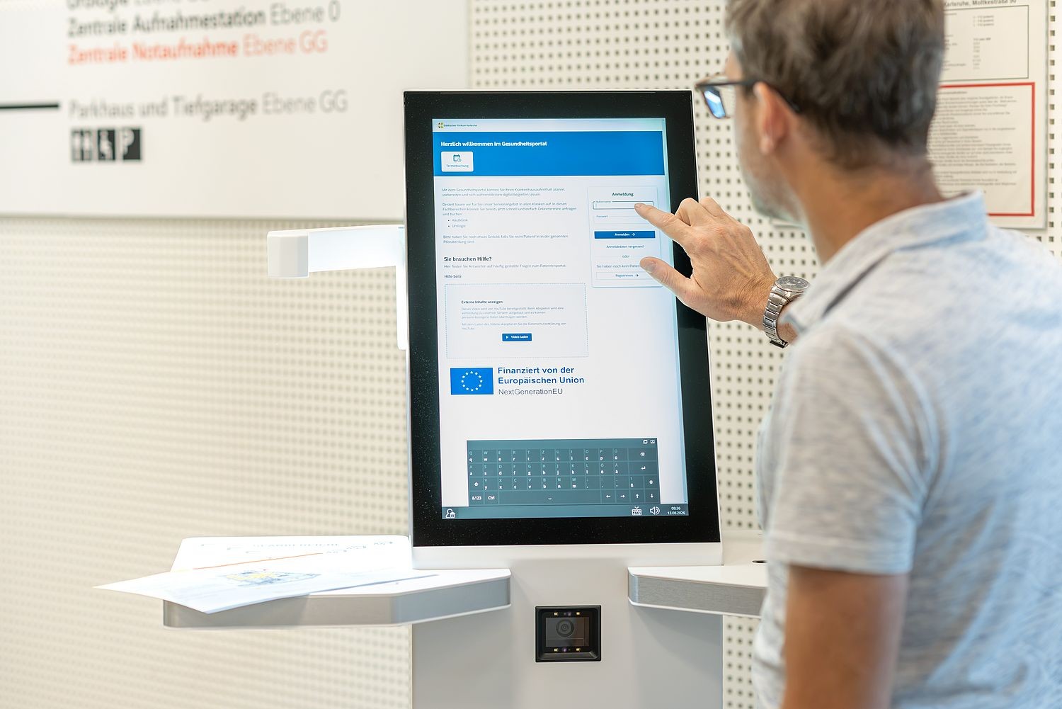 Wir digitalisieren Ihre Patienten Prozesse 10 Bild stationäre Terminals für das Gesundheitsportal Klinikum Karlsruhe